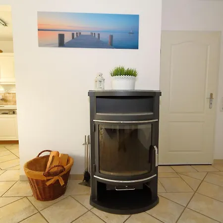 Watthaus-6-geschmackvolle-erdgeschosswohnung-mit-terrasse-und-strandkorb *