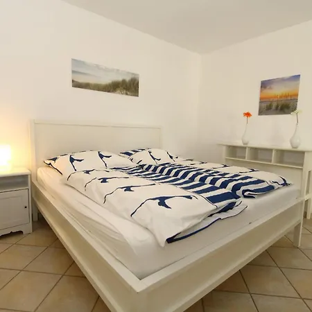 Watthaus-6-geschmackvolle-erdgeschosswohnung-mit-terrasse-und-strandkorb * Sylt